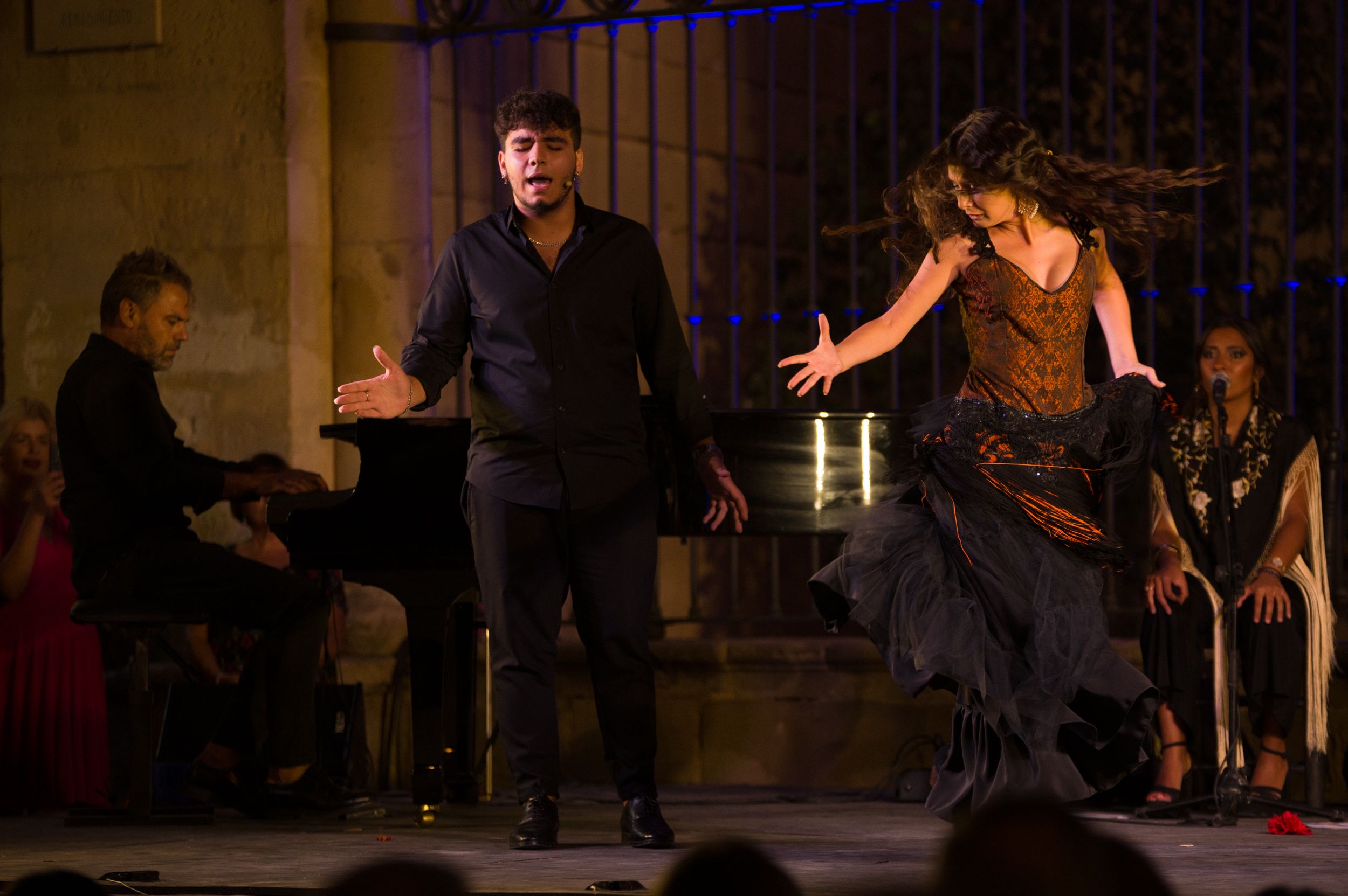 La Compañía de Jóvenes Flamencos de Jerez abriendo la Fiesta de la Bulería de 2023 bailando a Lola Flores
